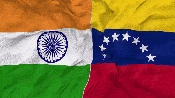 Флаги Индии и Венесуэлы развеваются на ветру